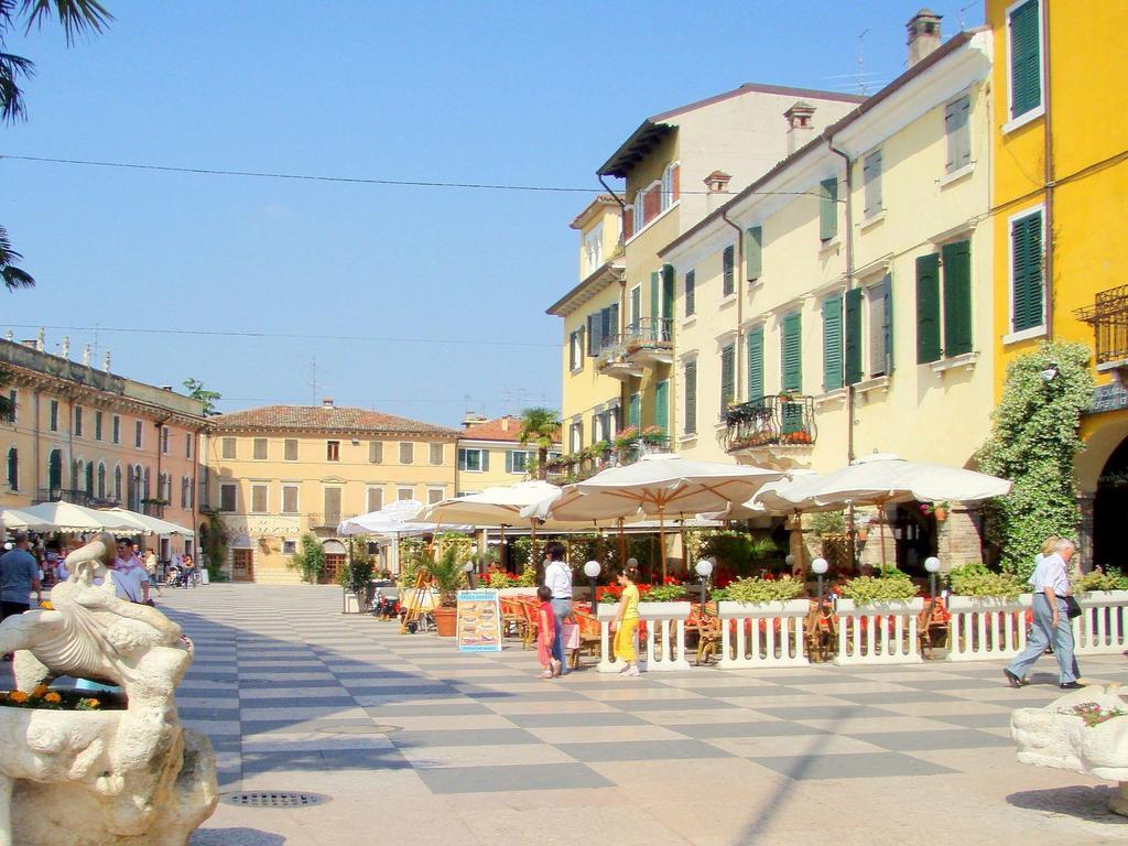 Belvilla By Oyo Enticing Holiday Home With Pool Lazise Esterno foto