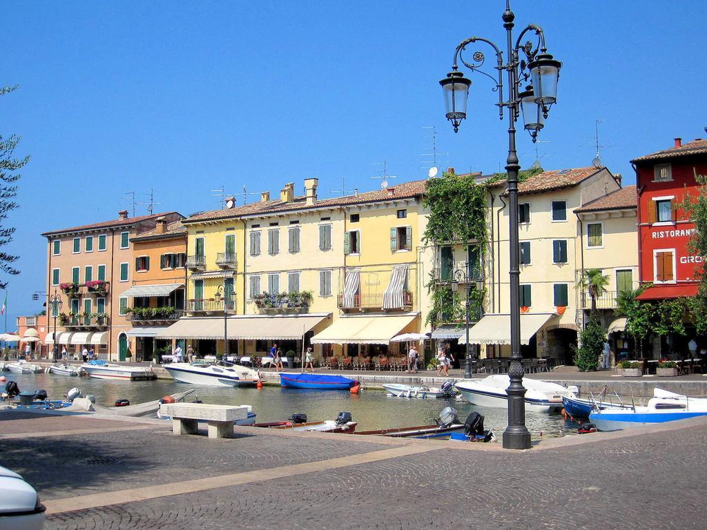 Belvilla By Oyo Enticing Holiday Home With Pool Lazise Esterno foto
