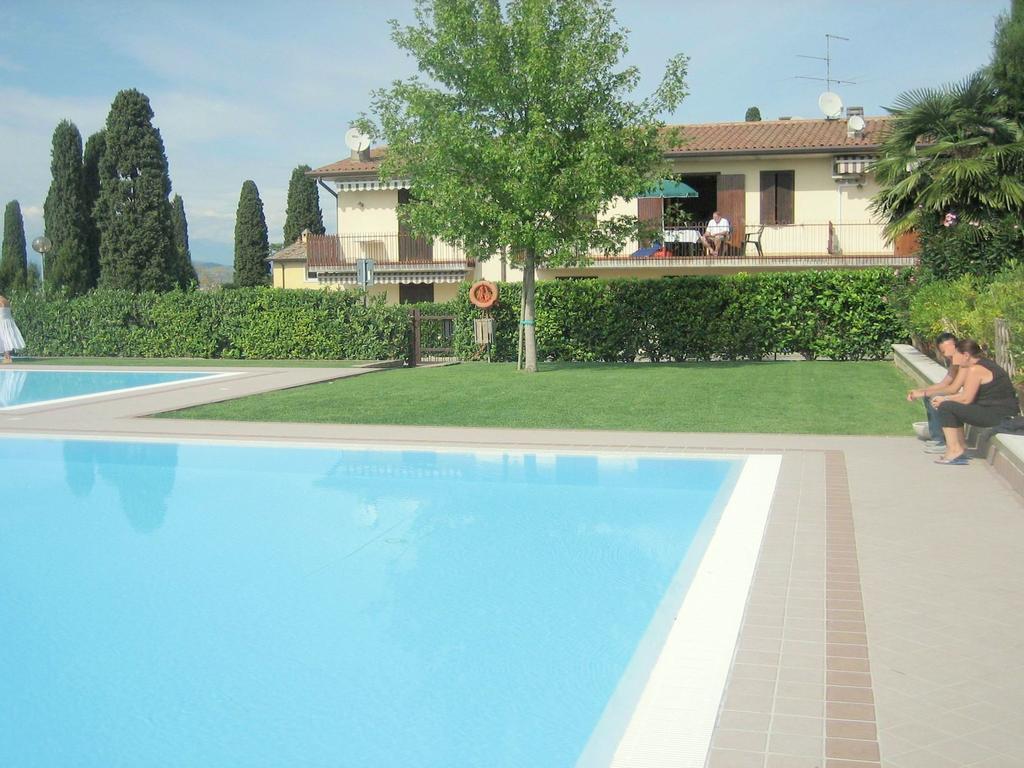 Belvilla By Oyo Enticing Holiday Home With Pool Lazise Esterno foto