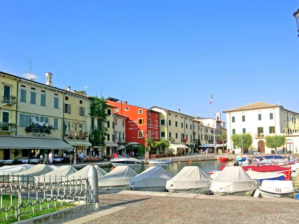 Belvilla By Oyo Enticing Holiday Home With Pool Lazise Esterno foto