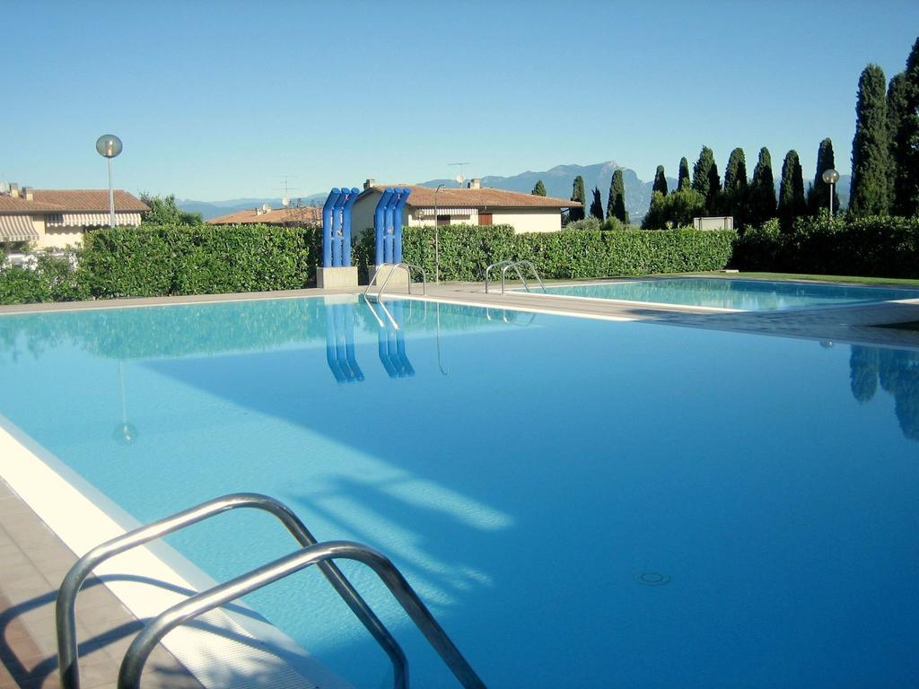 Belvilla By Oyo Enticing Holiday Home With Pool Lazise Esterno foto